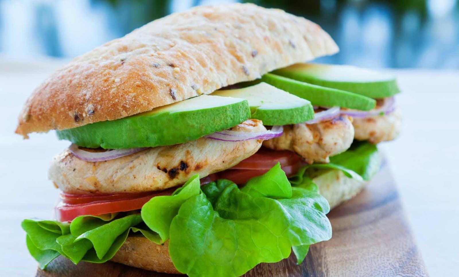 Sánguche de Pollo con Palta
