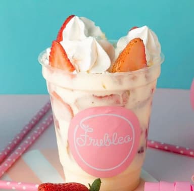 Fresas con Crema y Merengue