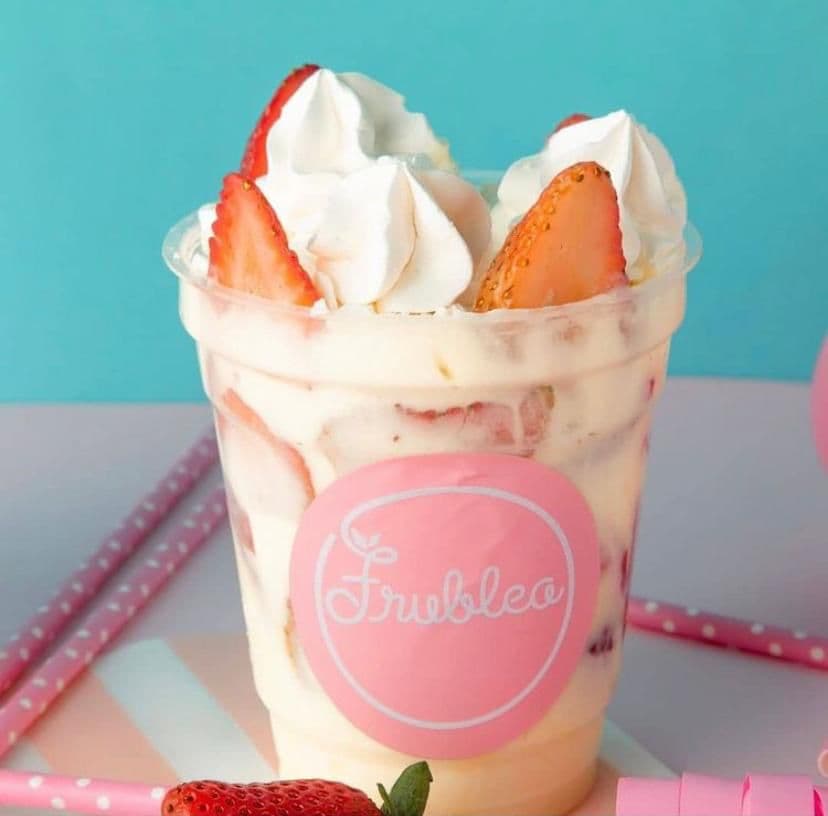 Fresas con Crema y Merengue