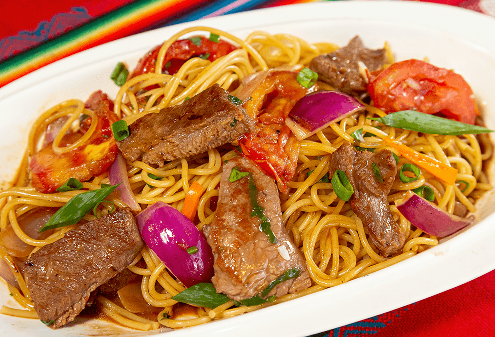 Tallarines al Pesto con Lomito a la Parrilla