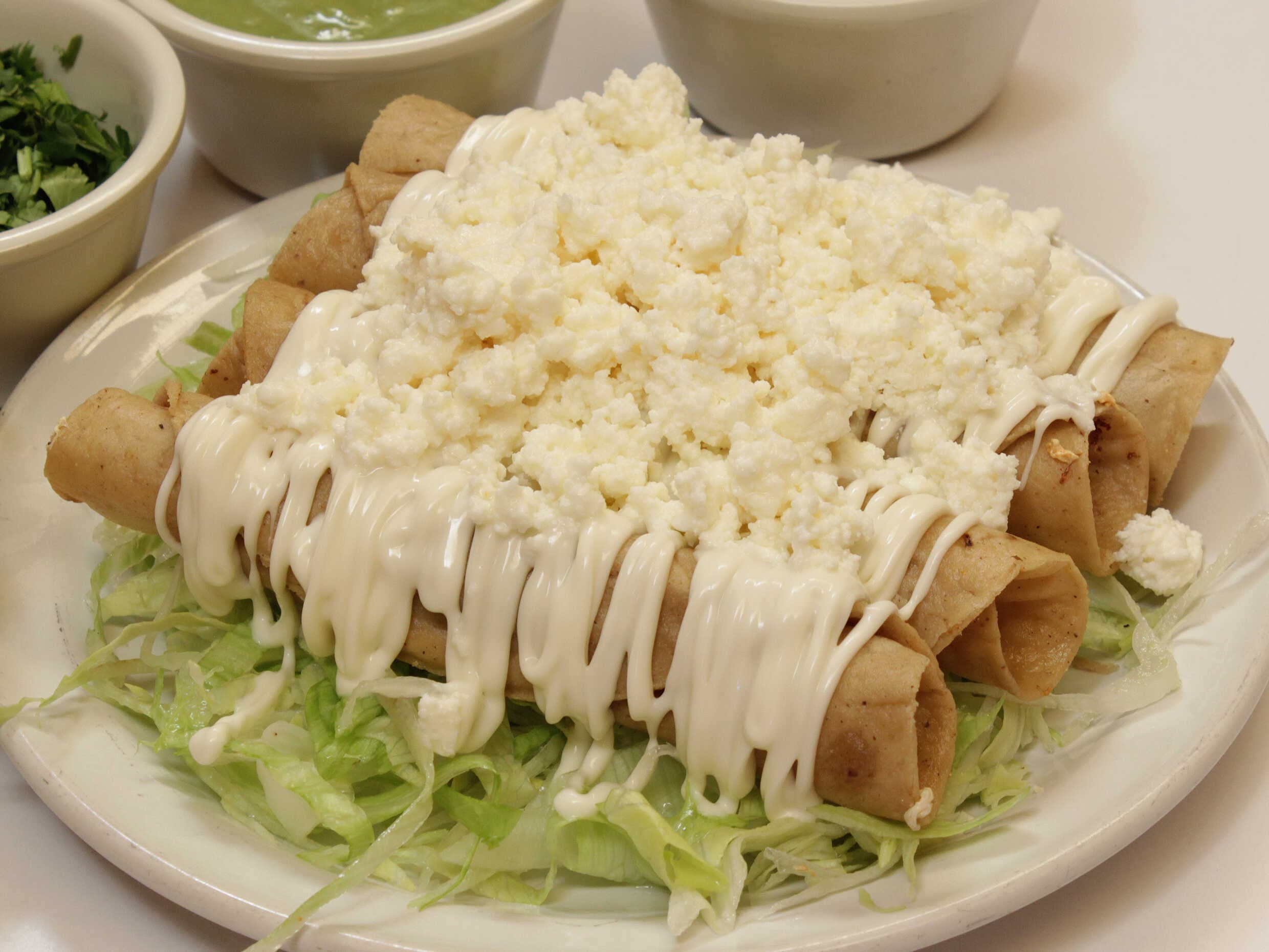Orden Tacos Pollo, Chorizo o Quesillo