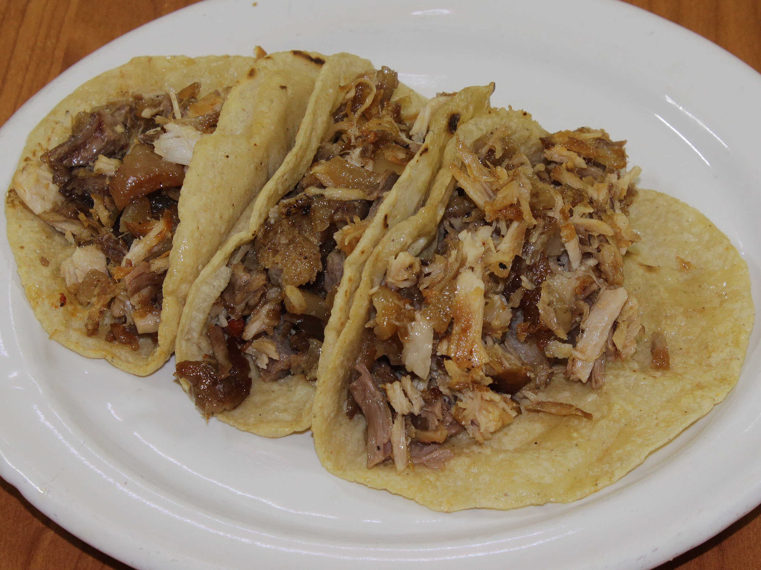 Combo (3 Tacos maciza,cueritos,surtida + Agua)