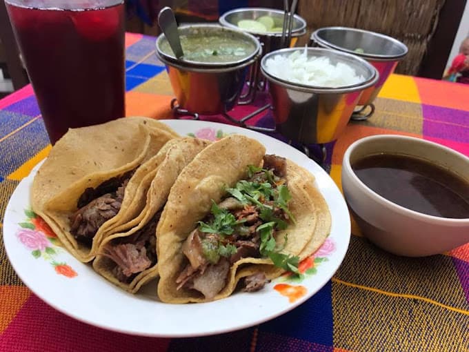 Combo 3 Tacos Surtida + Consomé + Agua