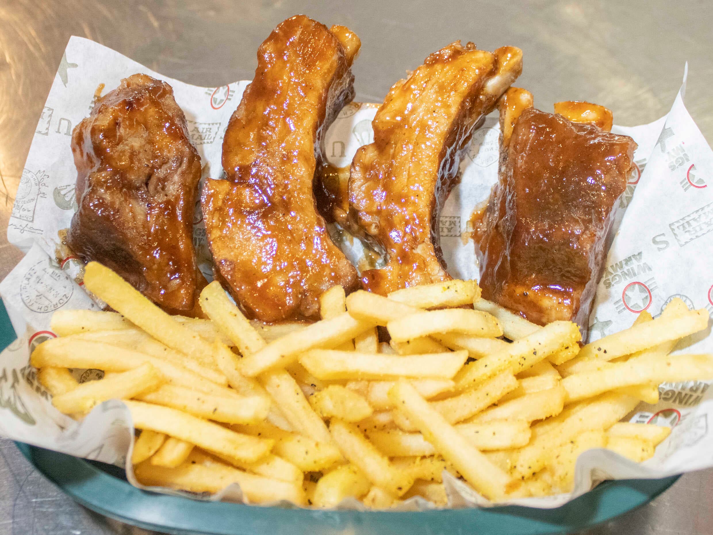 RIBS ARMY (COSTILLAS + PAPAS)