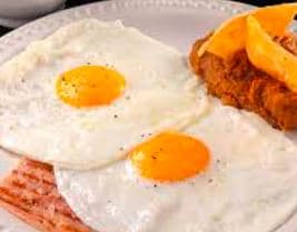Huevos Estrellados con Frijoles