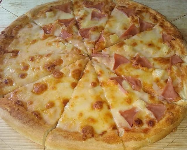 2 REBANADAS (1Hawaiana+ 1Peperoni)+ CRUNCH 355ML