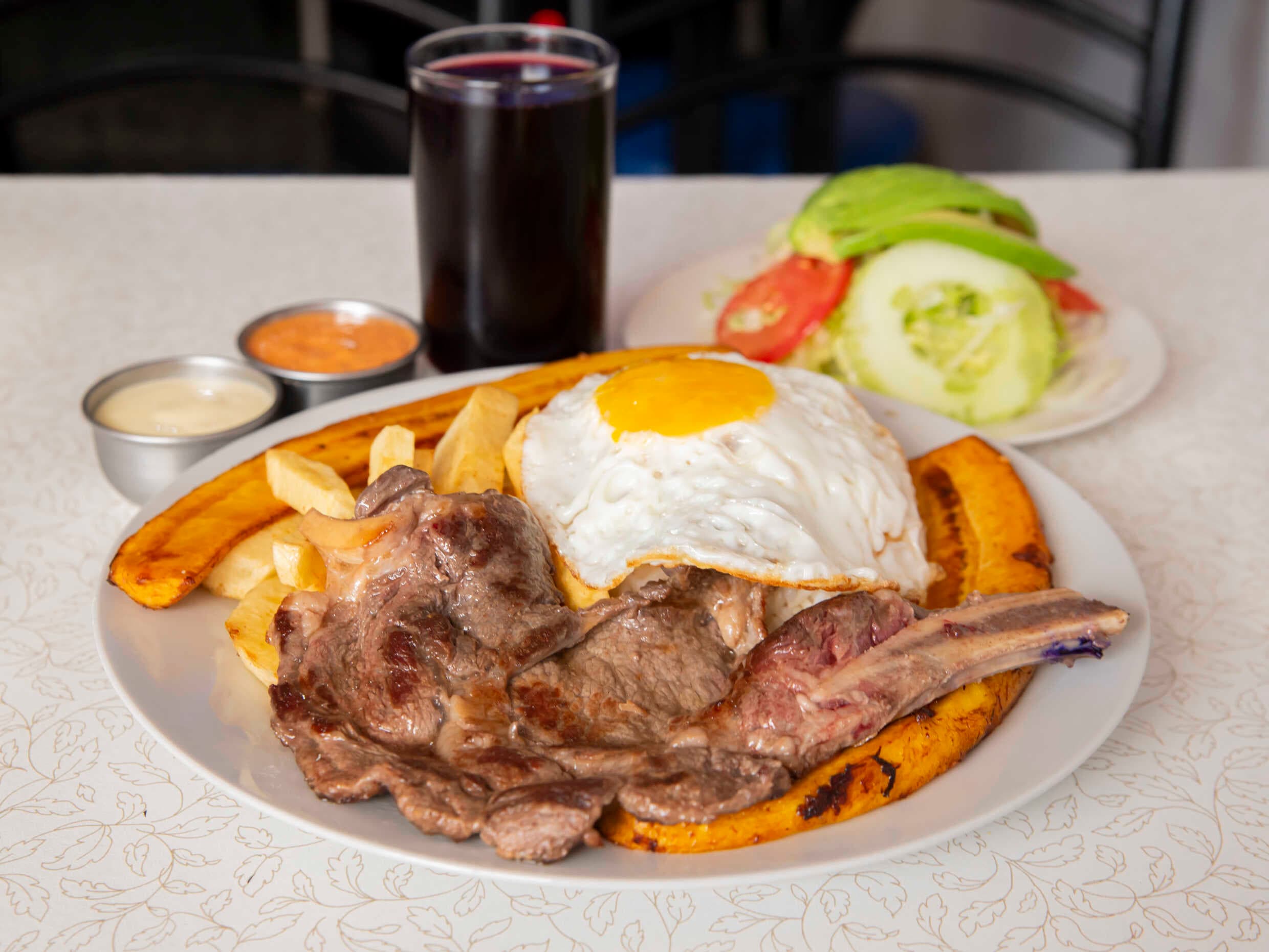 Churrasco a lo Pobre más Chicha