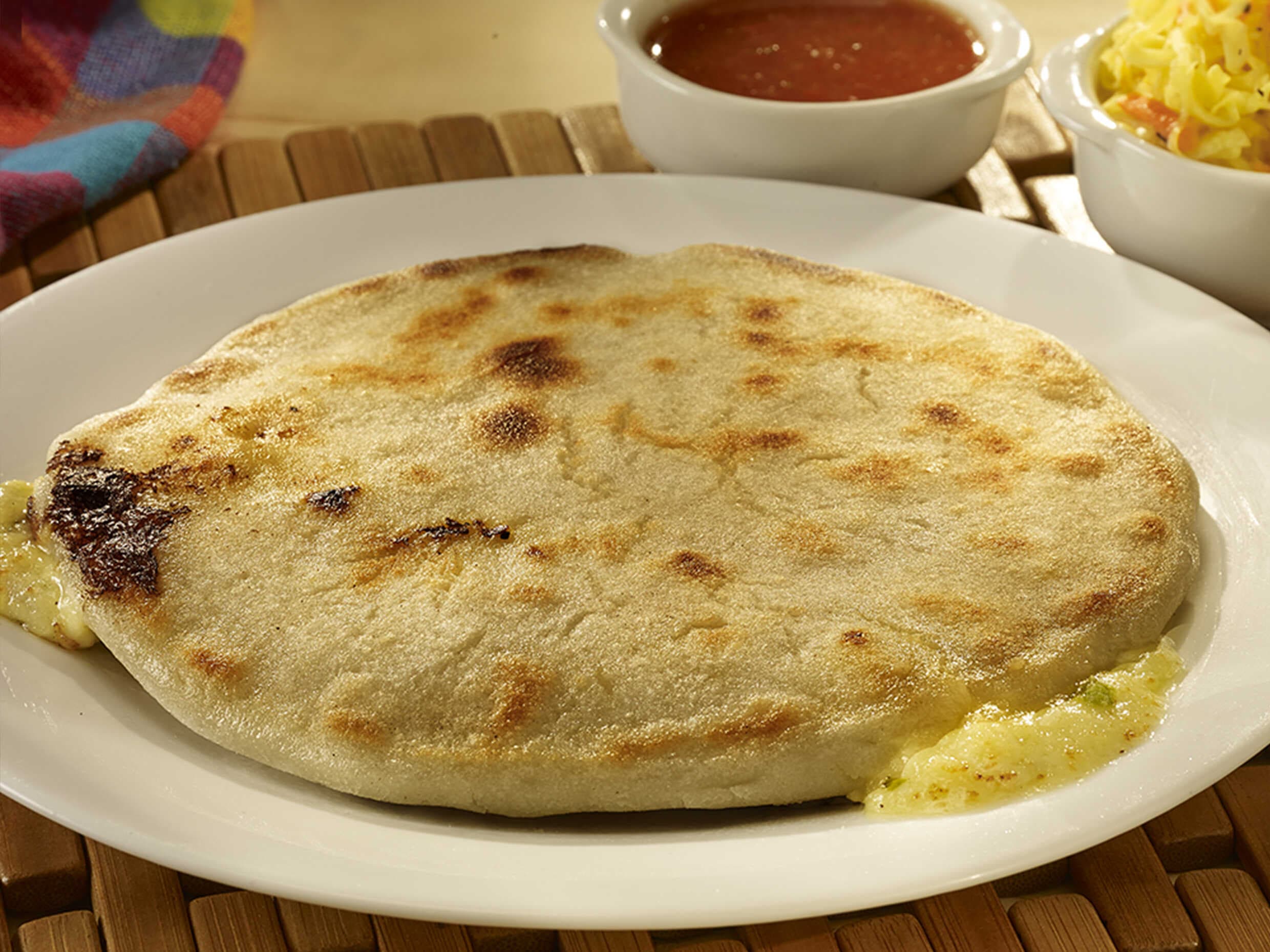 Pupusa Pollo con Queso