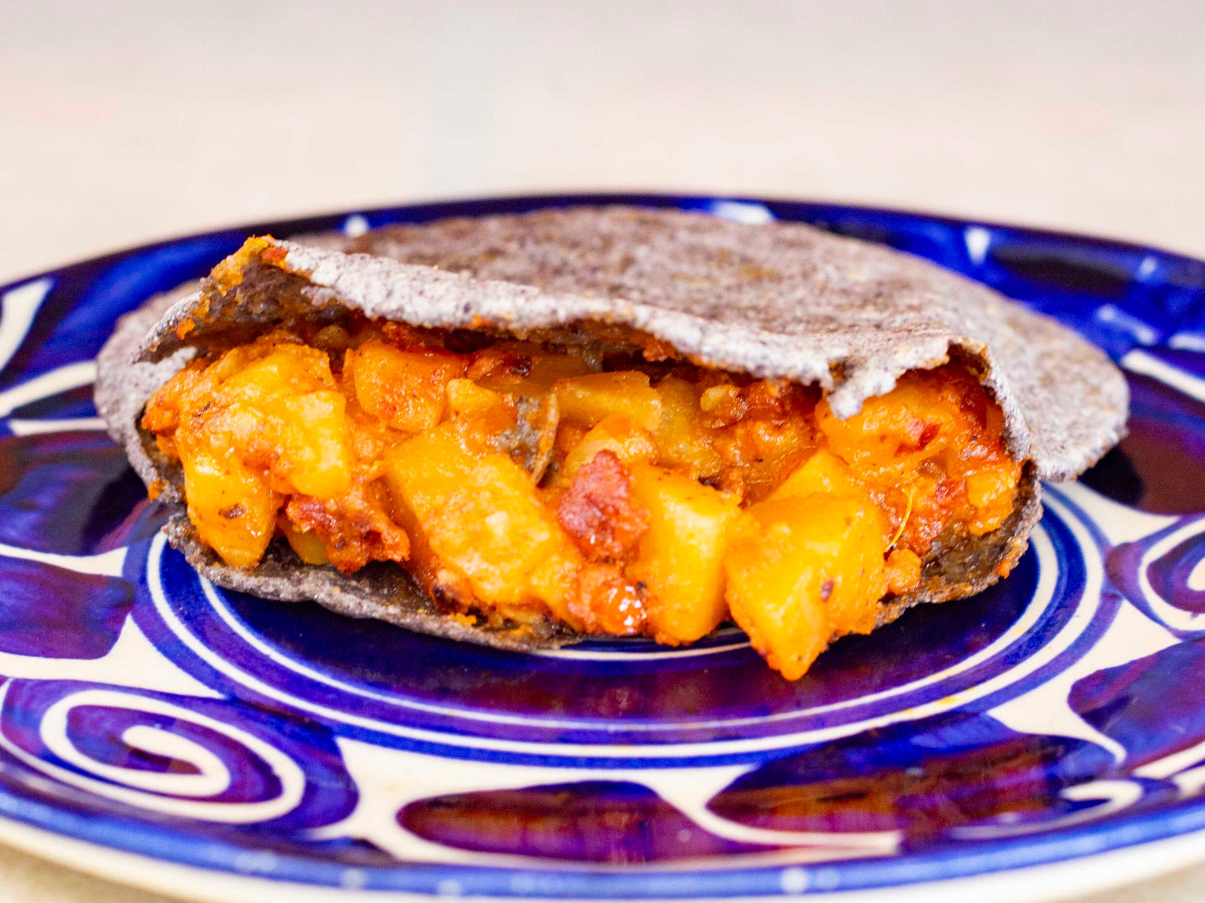 Gordita Sencilla Con Guiso