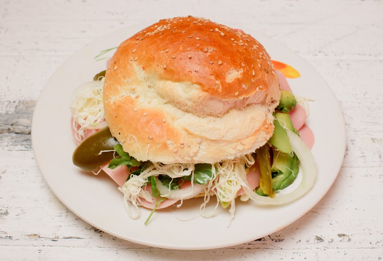 Cemita de Jamón *