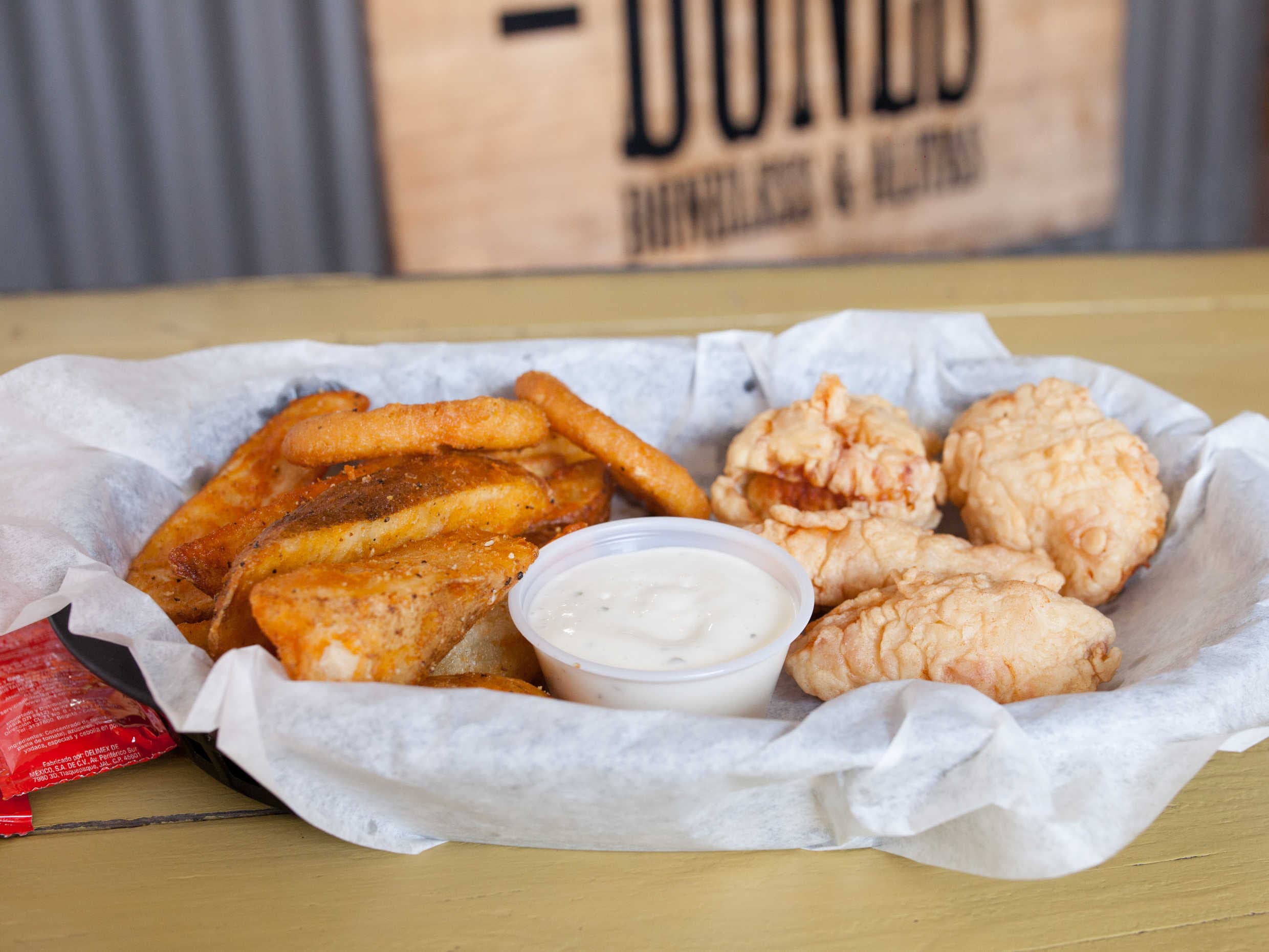 Boneless Chicos