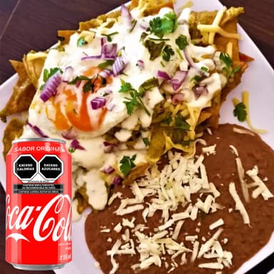 Combo Coca Cola Chilaquiles con Huevo