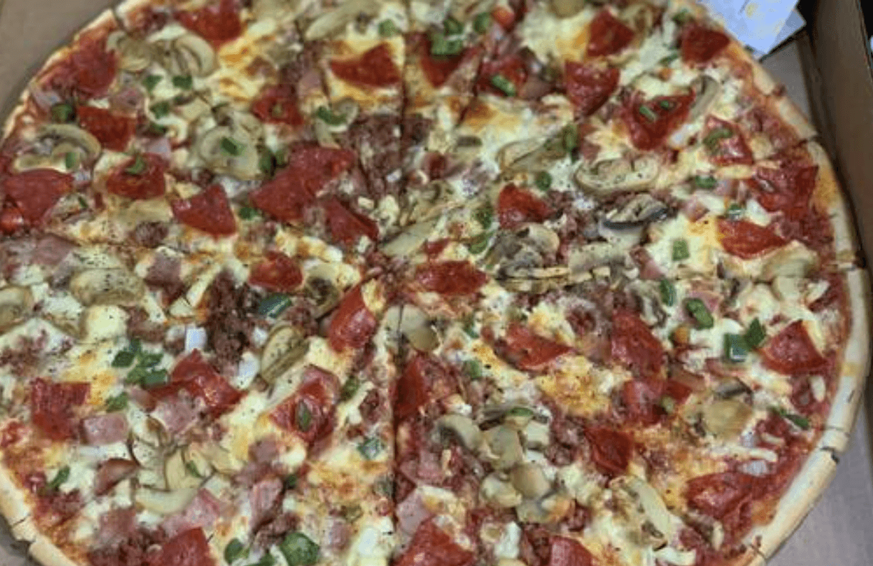 Pizza Suprema GRANDE Deluxe 50% de descuento