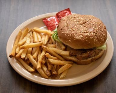 Hamburguesa con Papas + 1 Burrito
