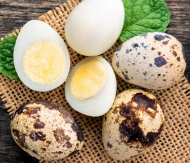 Deliciosa Porción De Huevos De Codorniz