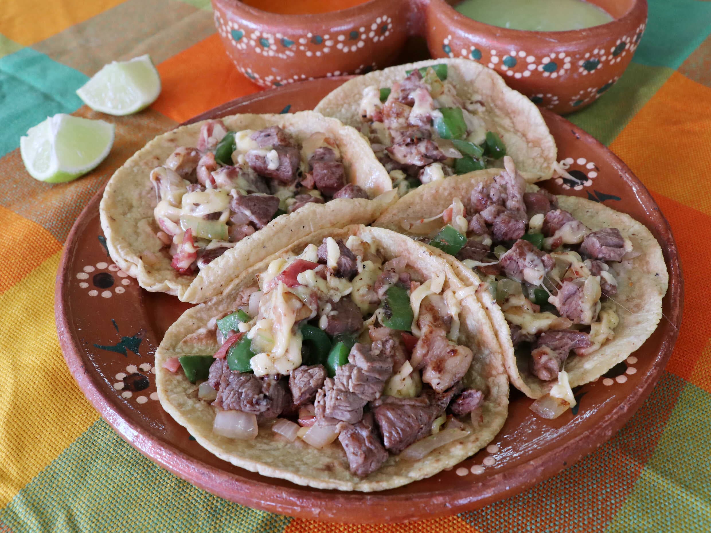 Orden de 4 Tacos, Queso con Chorizo