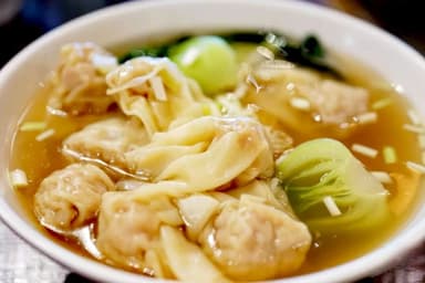 9#Sopa de Wantan de Pollo 10 pcs