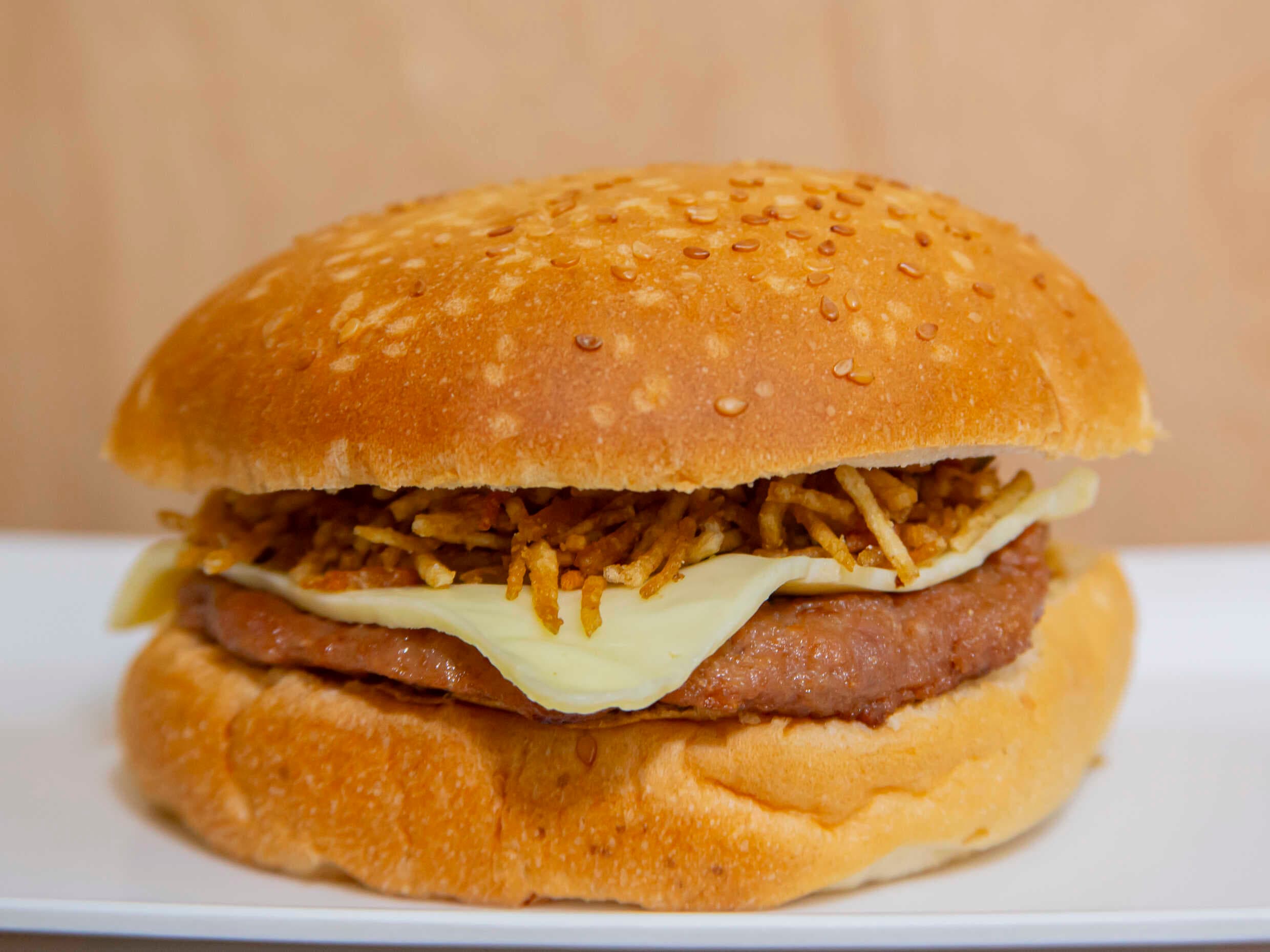 Hamburguesa con Queso y Tocineta