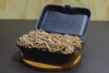 Salchipapa con Cerdo BBQ para 2