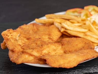Pescado Al Gusto + Papas + Ensalada