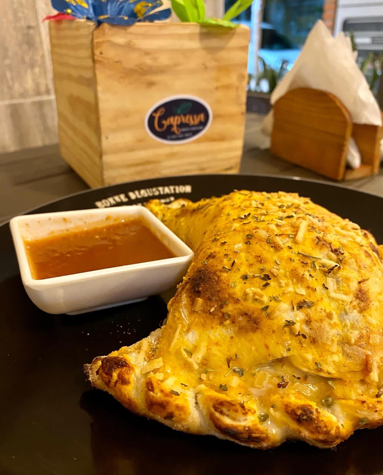 Pizza Vegetariana Capressa de la Casa Calzone