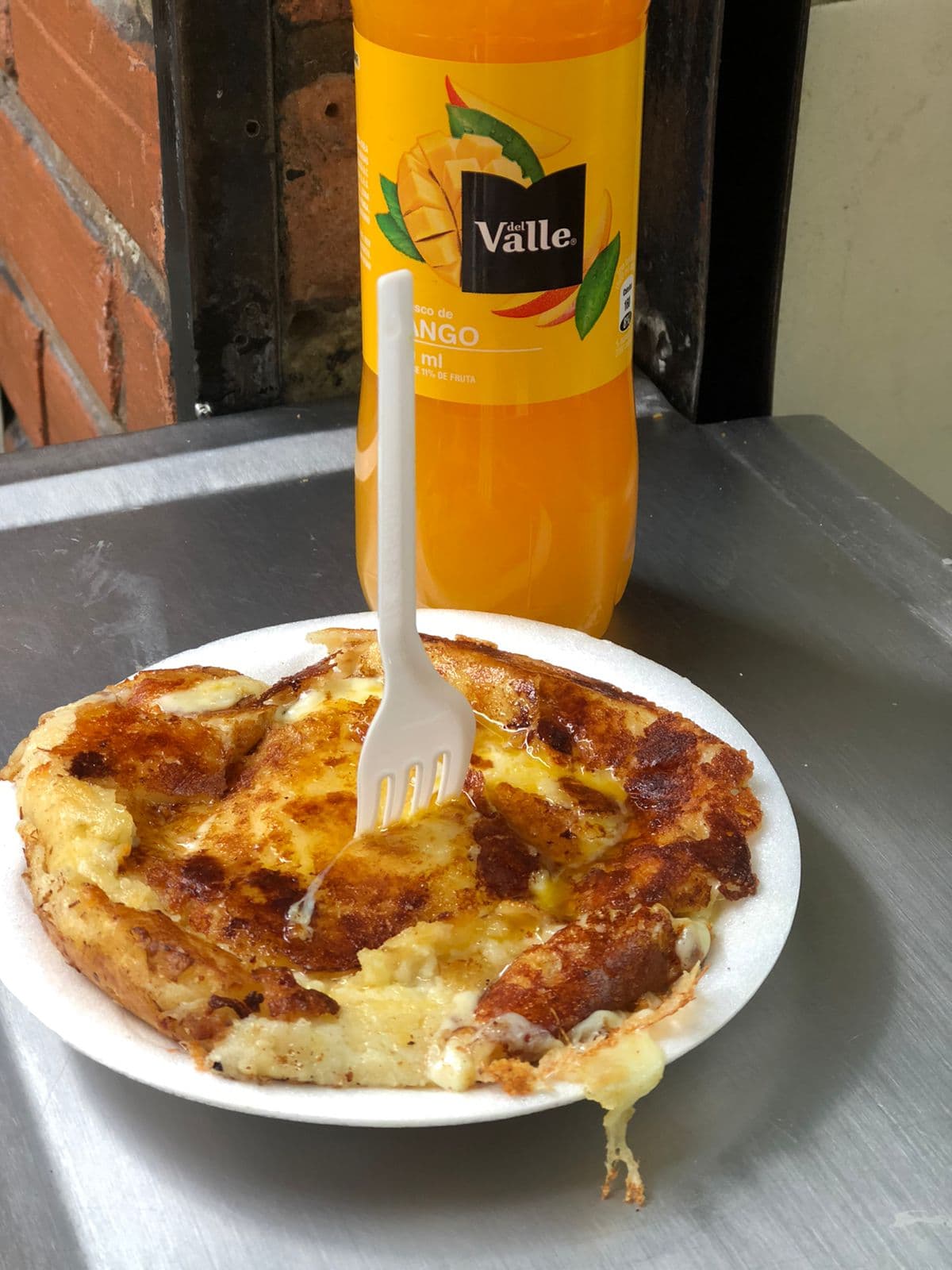 Combo Snack 2:Arepa de queso más jugo del valle🌟