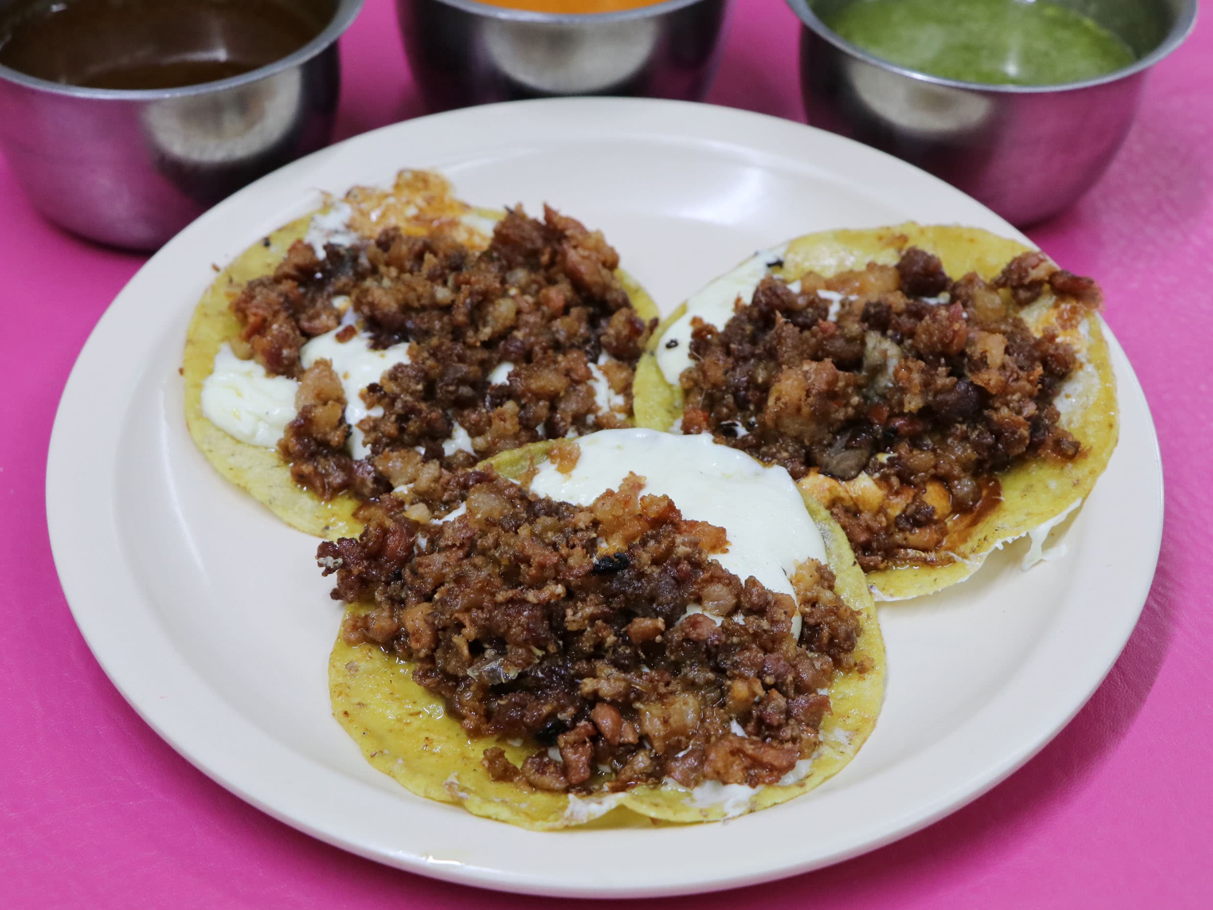 Orden de Tacos Chicos con Chorizo y Queso