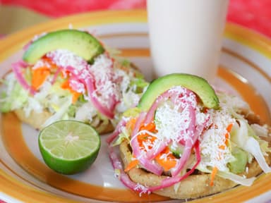 Orden de 2 Gorditas de Pollo