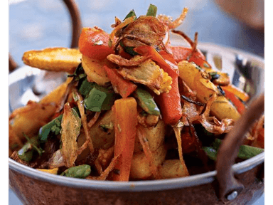 Papas Coli Arvejas (Aalo Gobhi Mutter)
