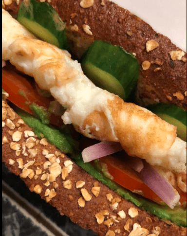 Sándwich Omelette Con Pechuga de Pollo