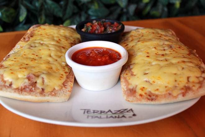 Molletes Queso y Frijoles