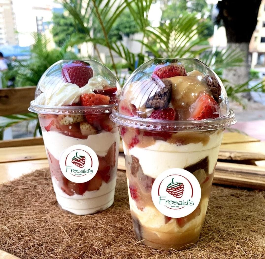 1 Fresas con Crema 12Oz + 1 Fresald´s Salvaje 12Oz
