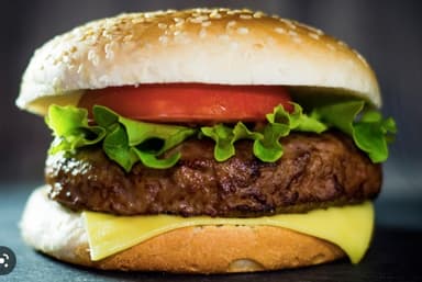 Hamburguesa Sencilla Ó Tocino + Papas + 1 Malteada