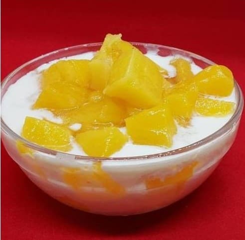 Tazón de Duraznos con Crema