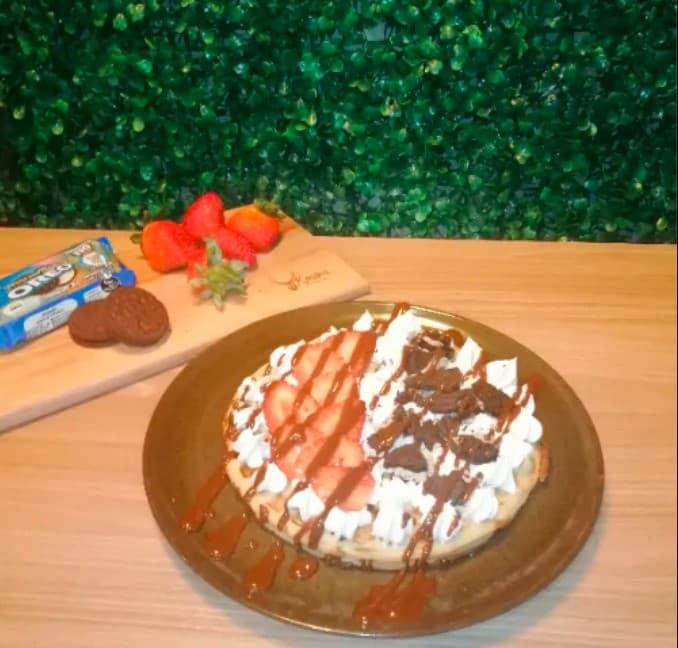 Waffle de Oreo y Fresa