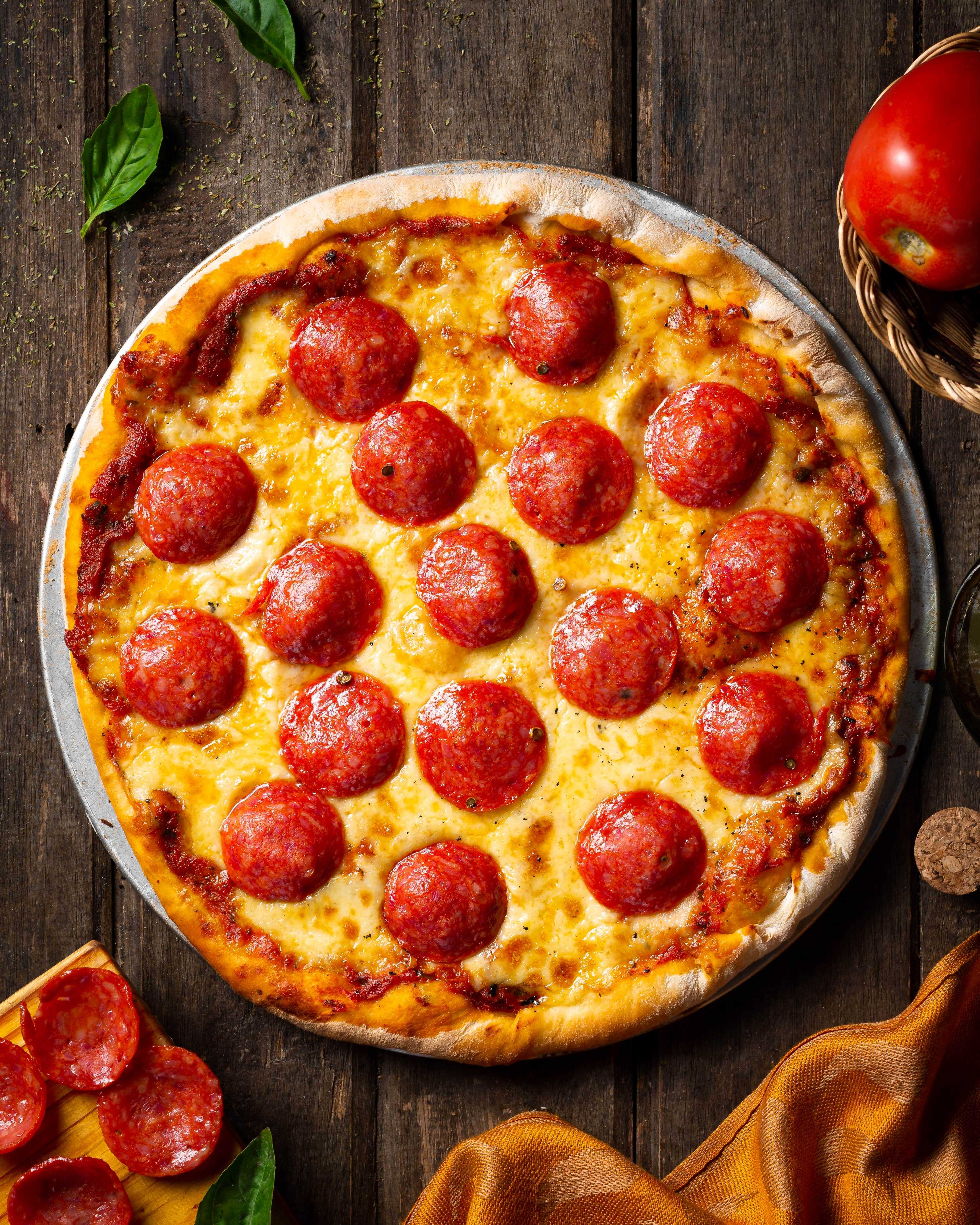 Salami Pizza