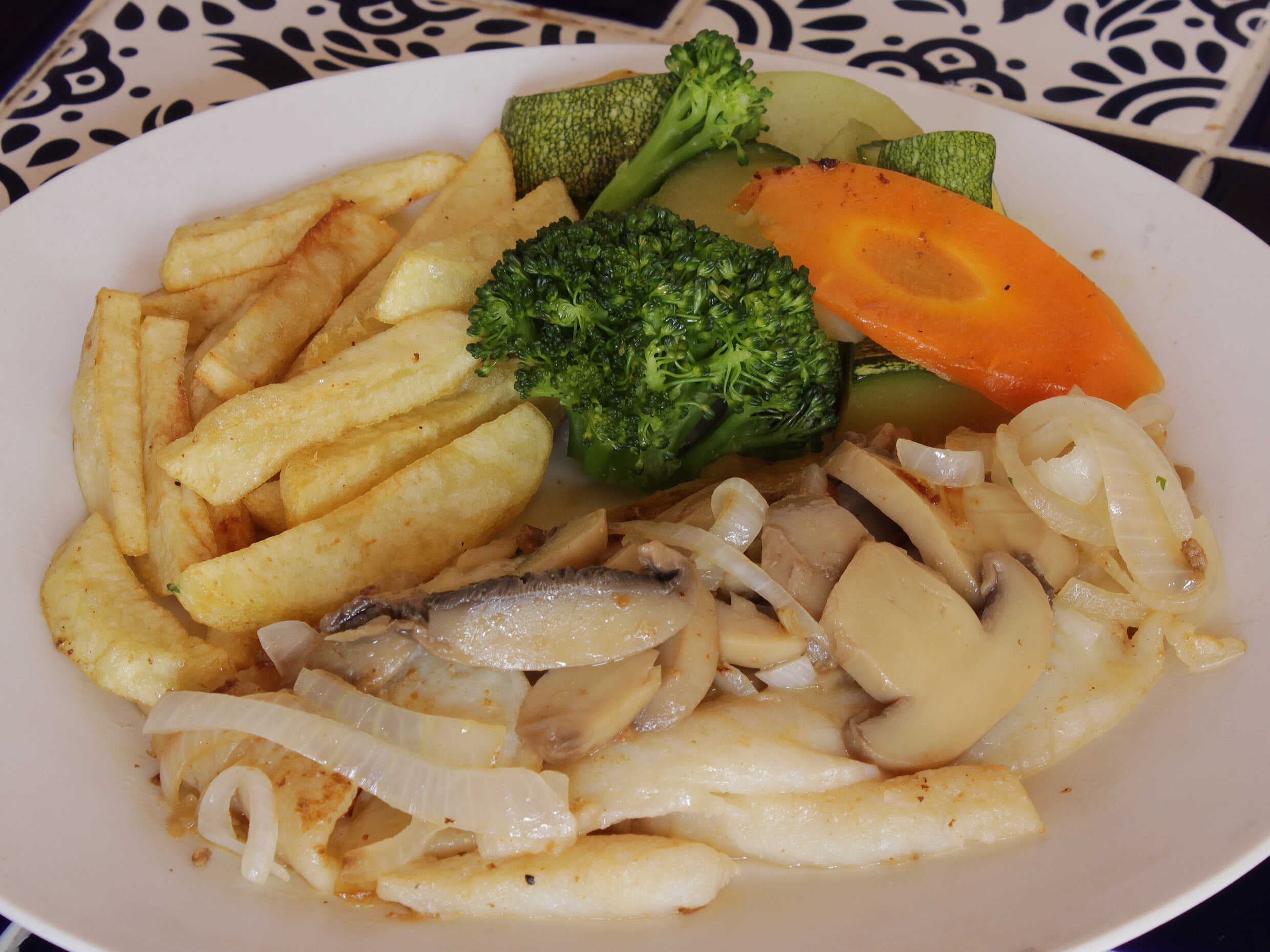 Filete Mero con Champiñones
