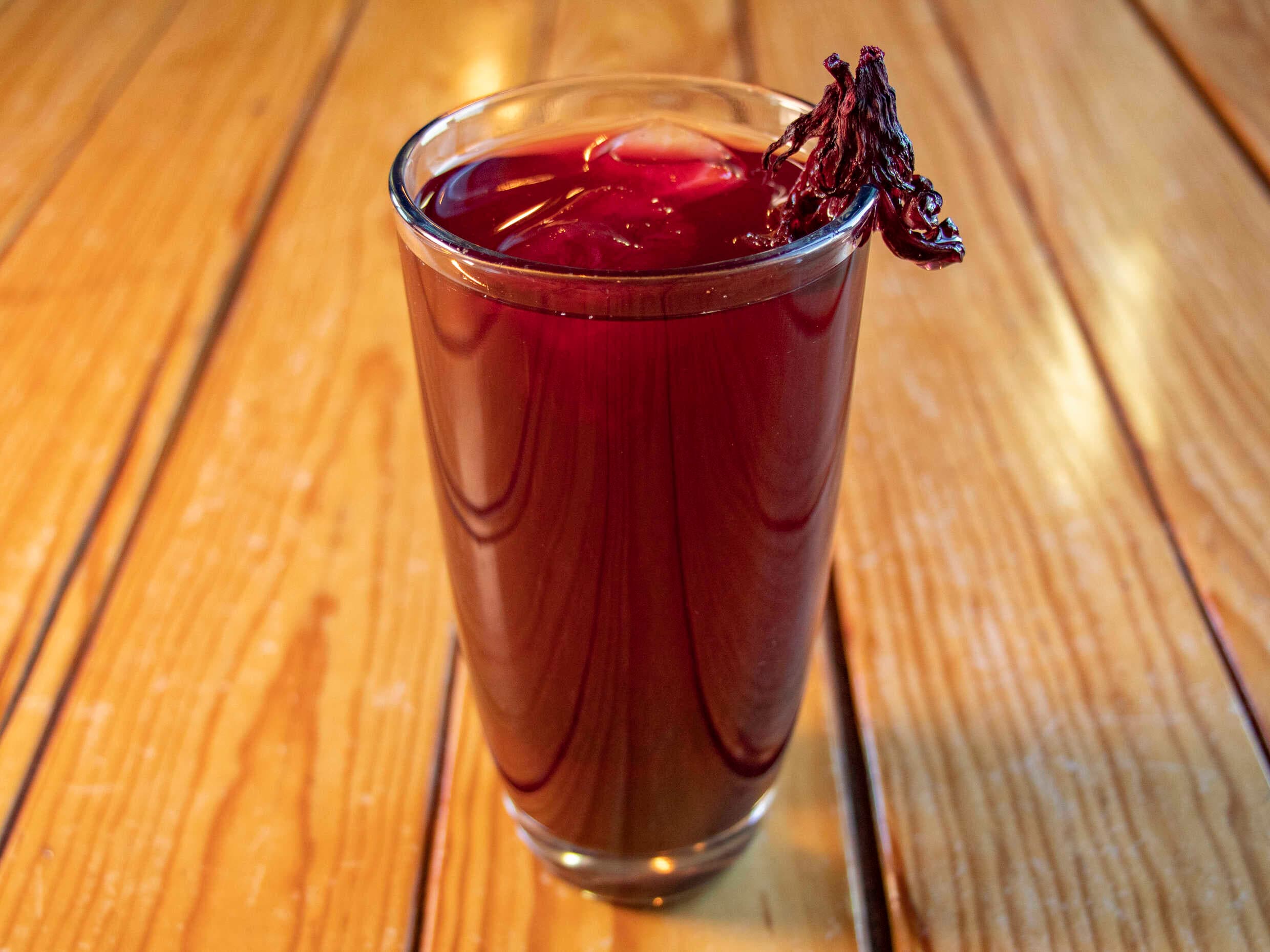 Agua de Jamaica-Canela