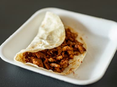 Taco de harina de bistec