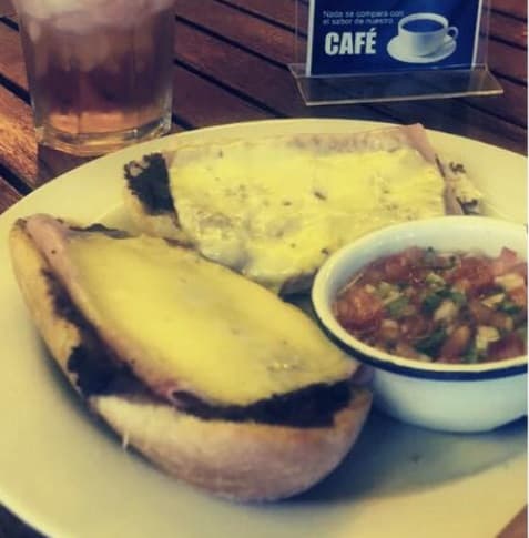 Combo Molletes + Café Americano