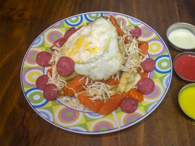 Salchipapa Completa