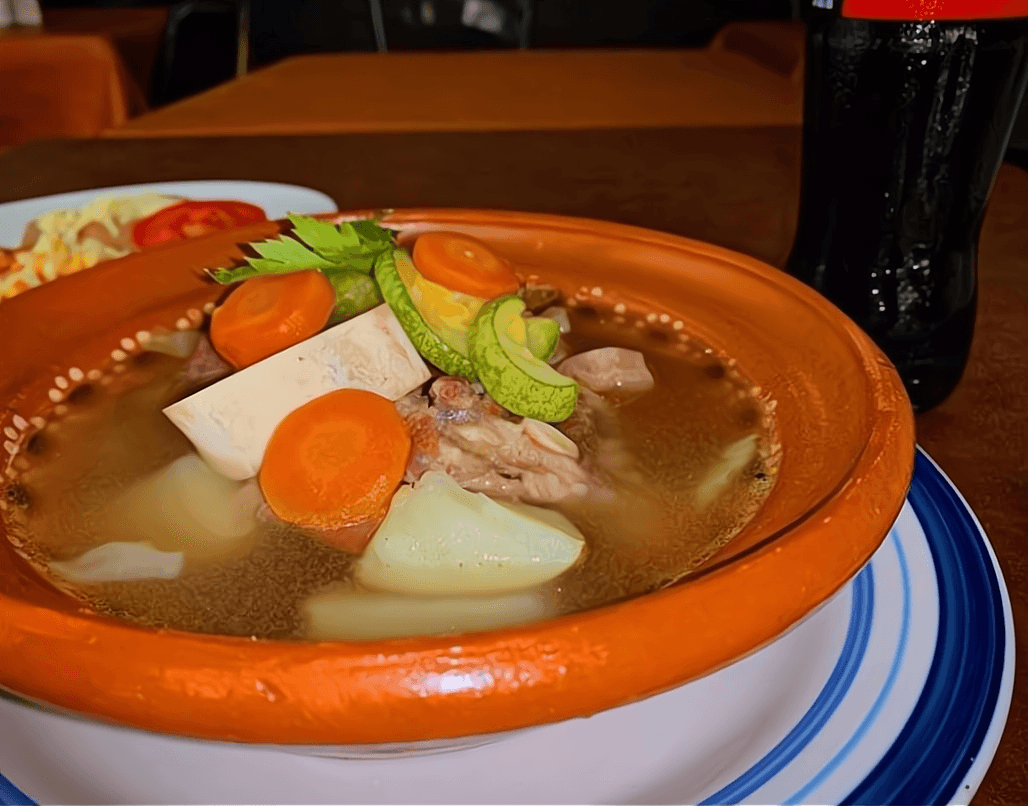 Caldo de Pollo