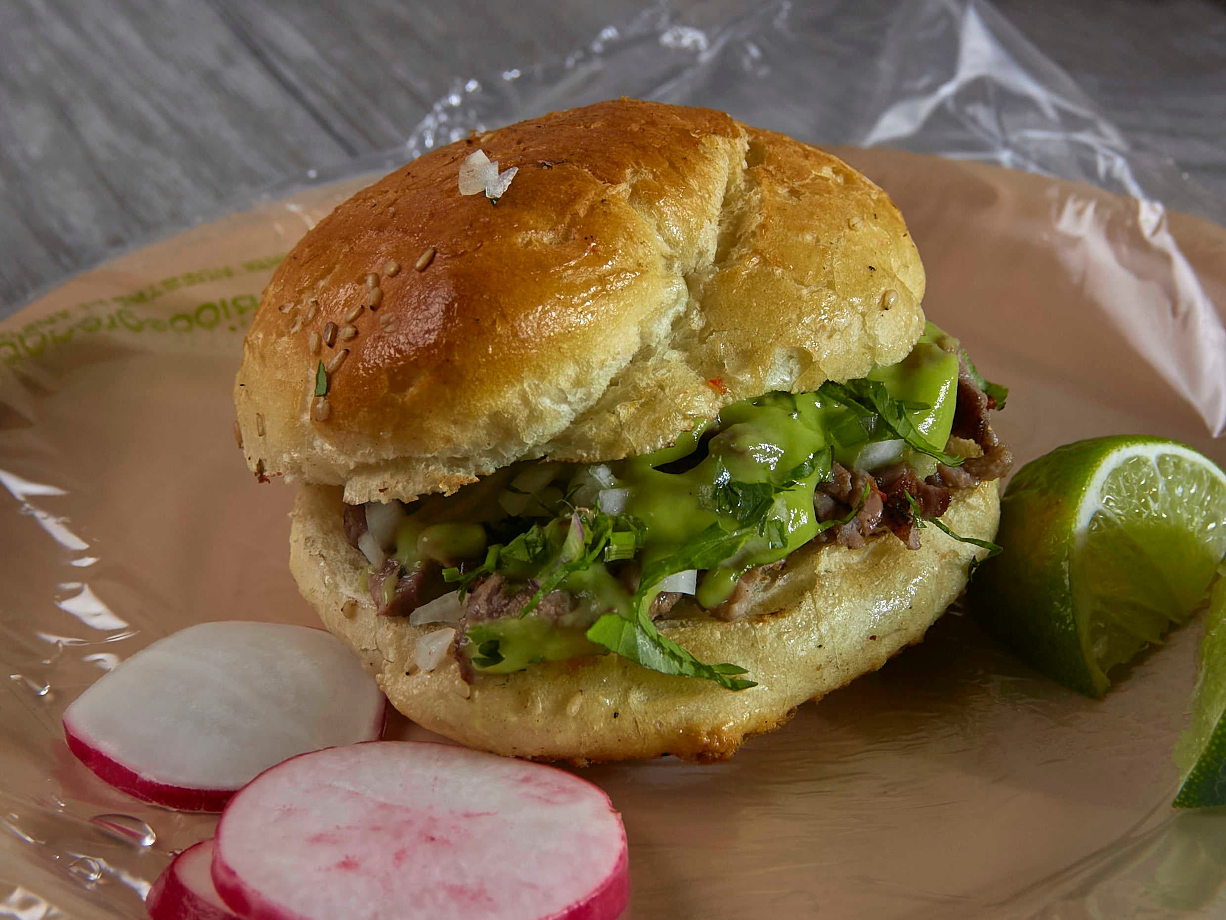 Cemita Super (Asada, Longaniza o Combinada)