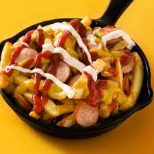 Salchipapas con Queso
