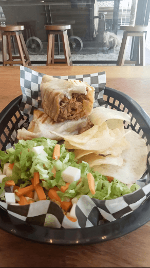 Burrito de Deshebrada + Bebida 355 ml