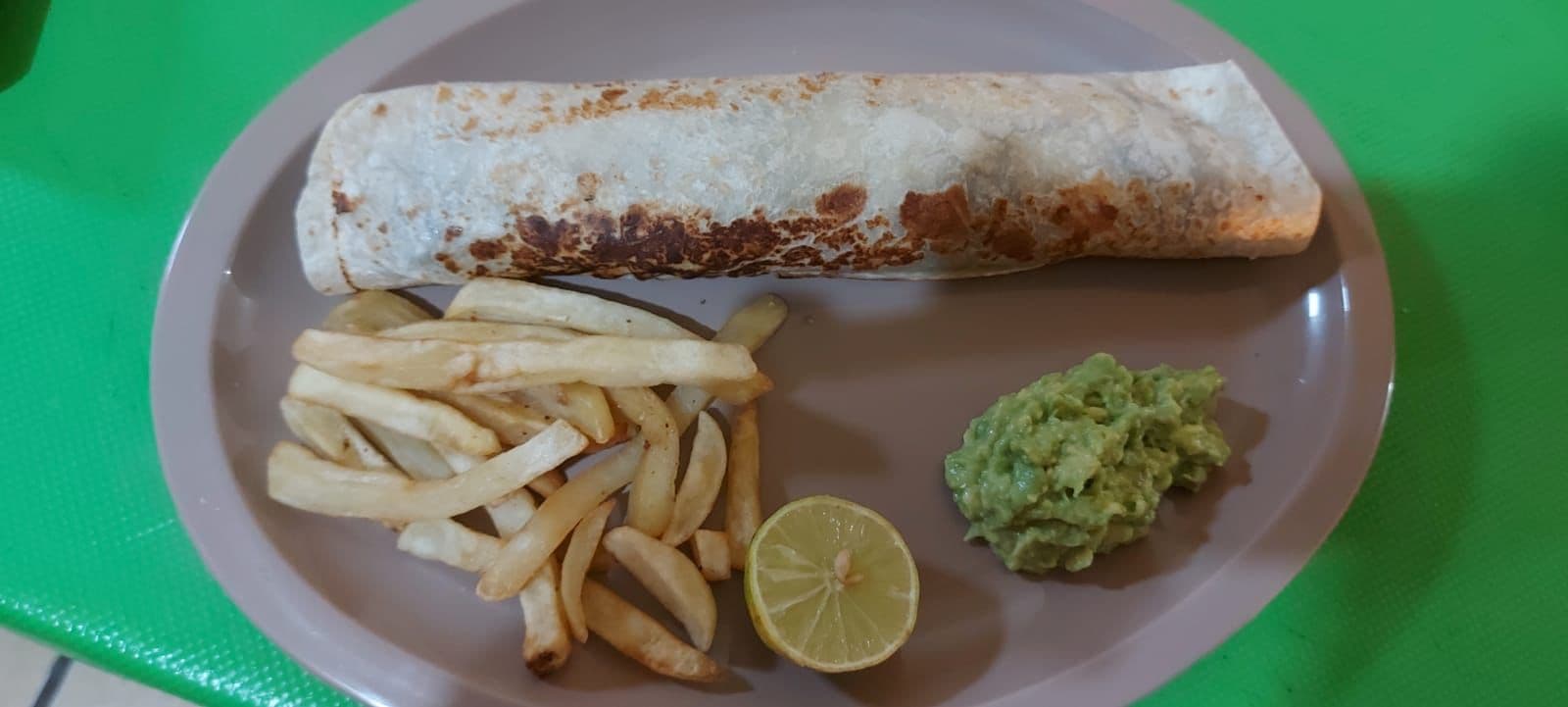 Burrito de Carne Asada y Extra Queso con Papas