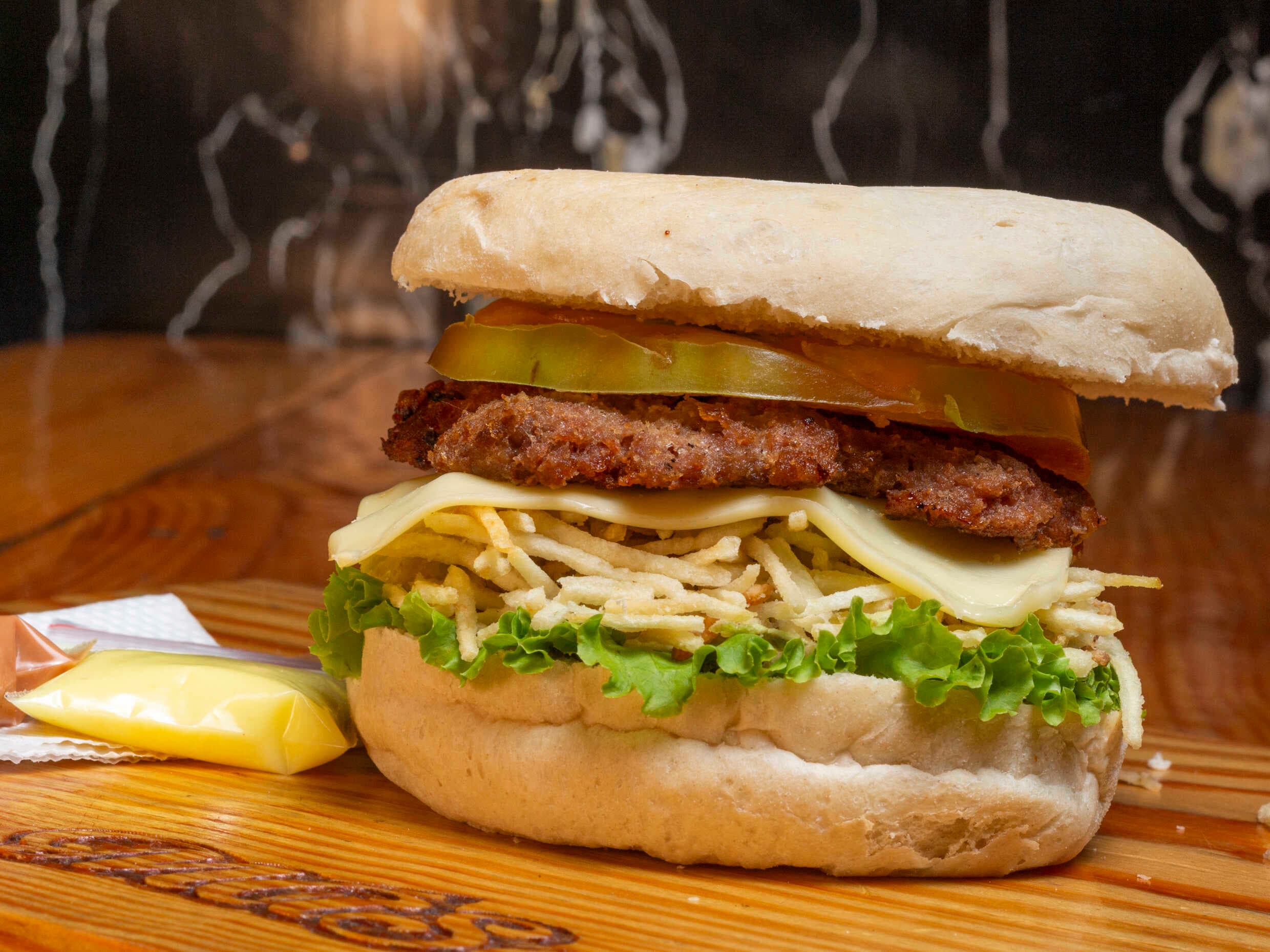 Hamburguesa Clásica + papas Doble porción