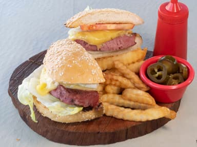 Burger de Atún + Papas a la Francesa