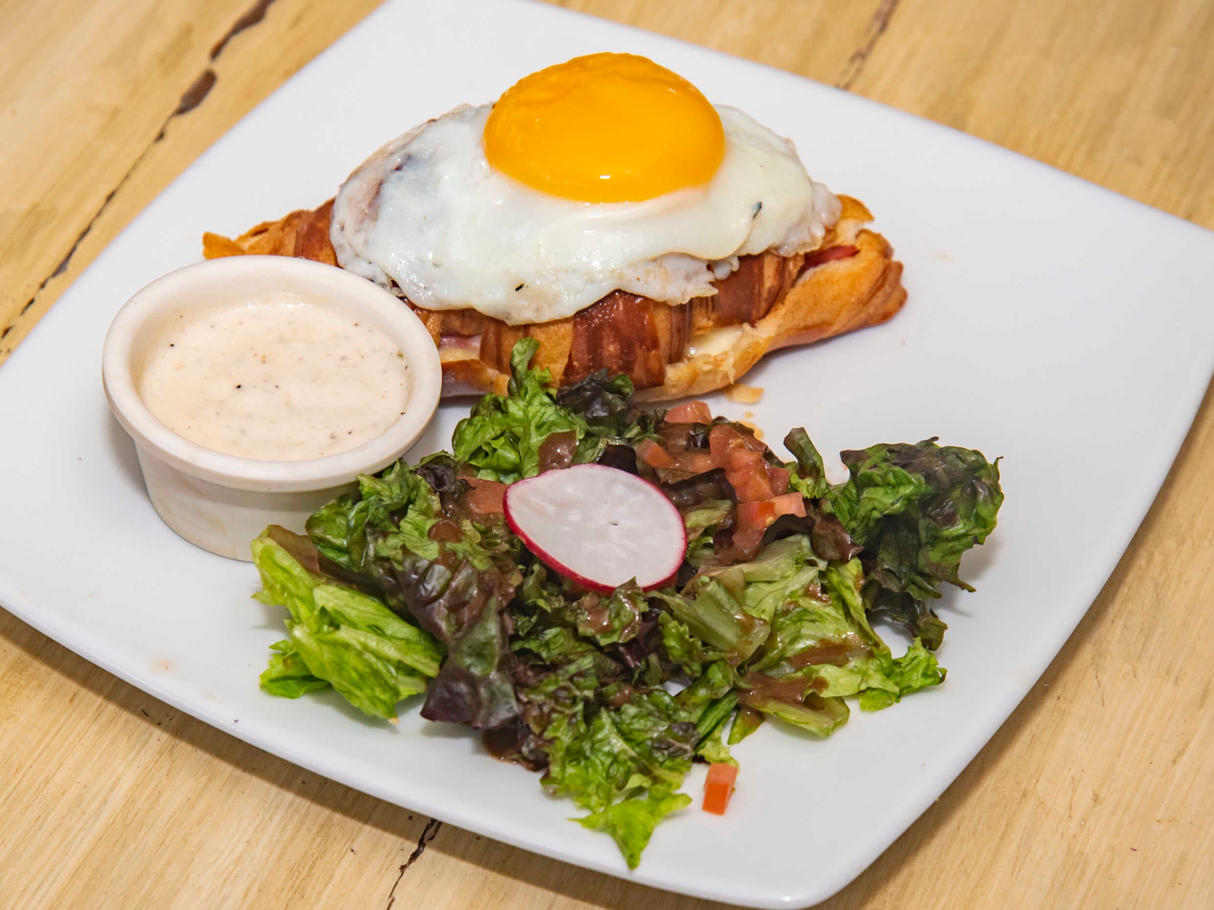 Croissant de Jamón y Queso (Madame)