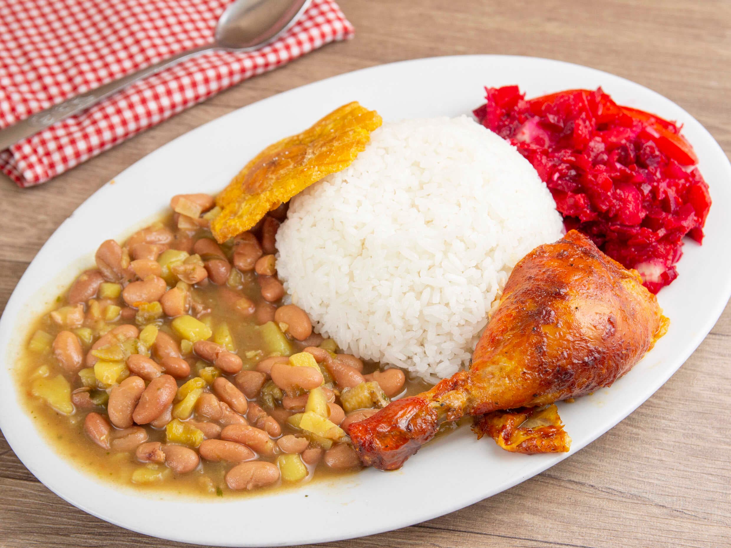 Bandeja con Pollo Asado